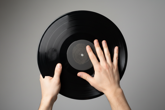 Beginner's Guide to Handling Vinyl Records: Do's and Don'ts
